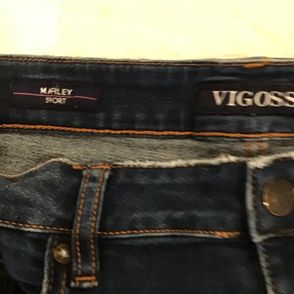 Vigoss 31 (US 12) Marley Denim Women’s Shorts Mid Rise Distressed Stretch Cuffed